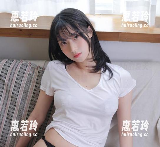 泳衣与cos的奇妙碰撞：Myung Ah的夏天幻想